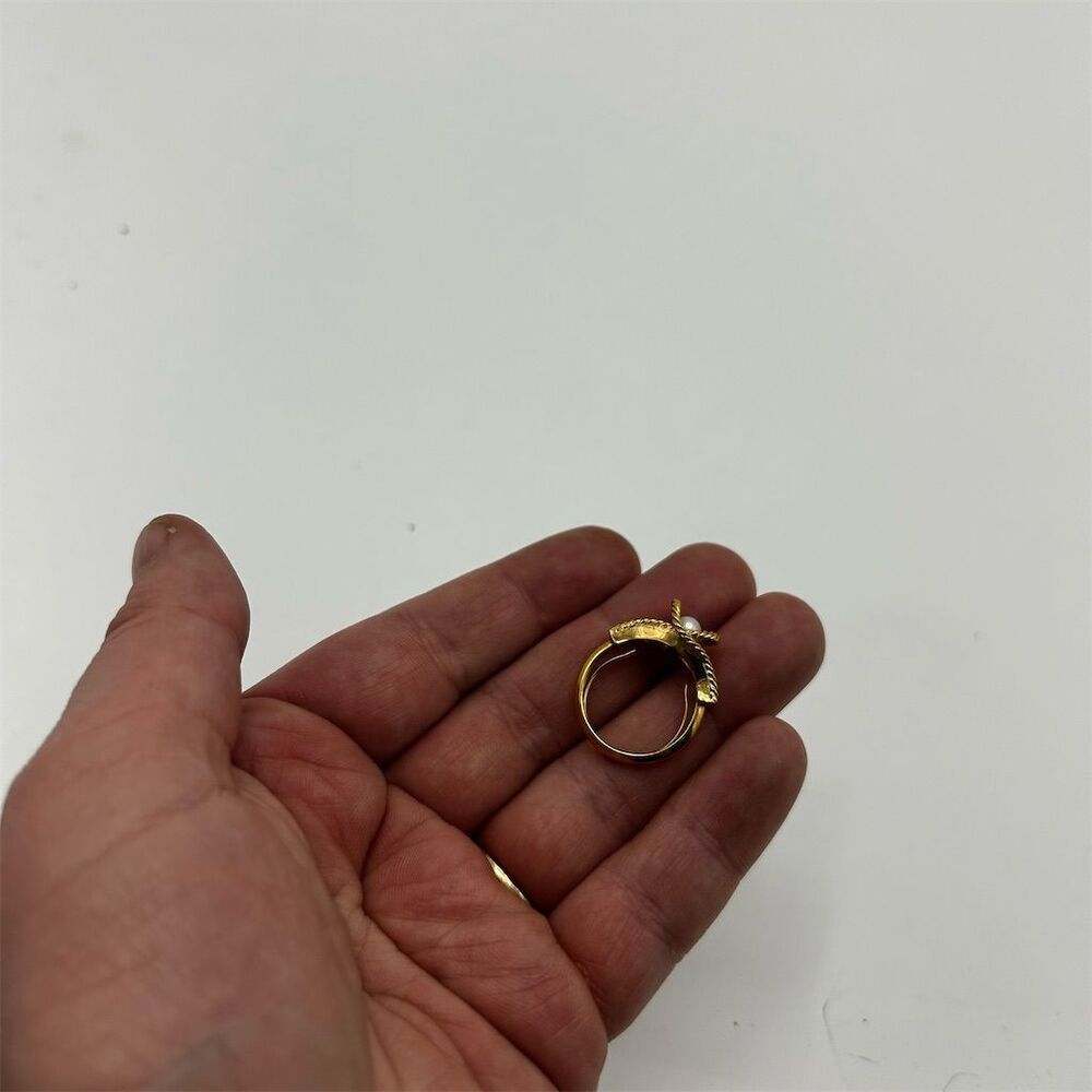 Vintage 1977 Avon Faux Pearl Gold Tone Knot Rope Ring Women's Retro Size 6.5 - Picture 5 of 5